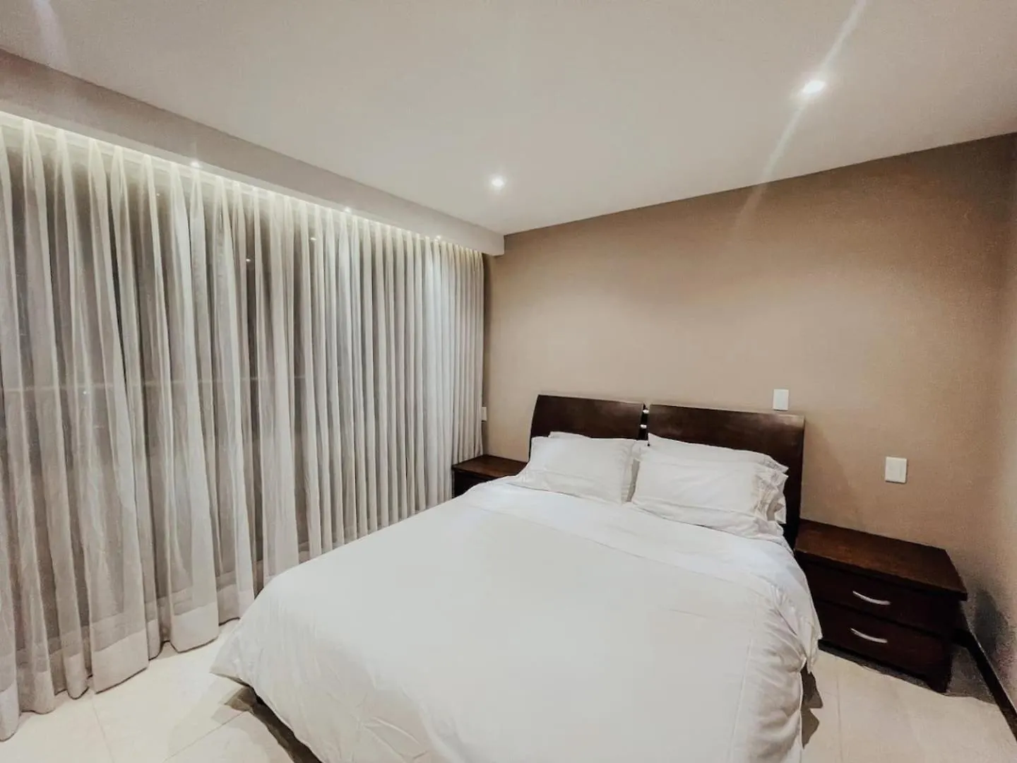 Stunning 19Th Floor Duplex 2 Bedrooms 1911 ميديلين شقة