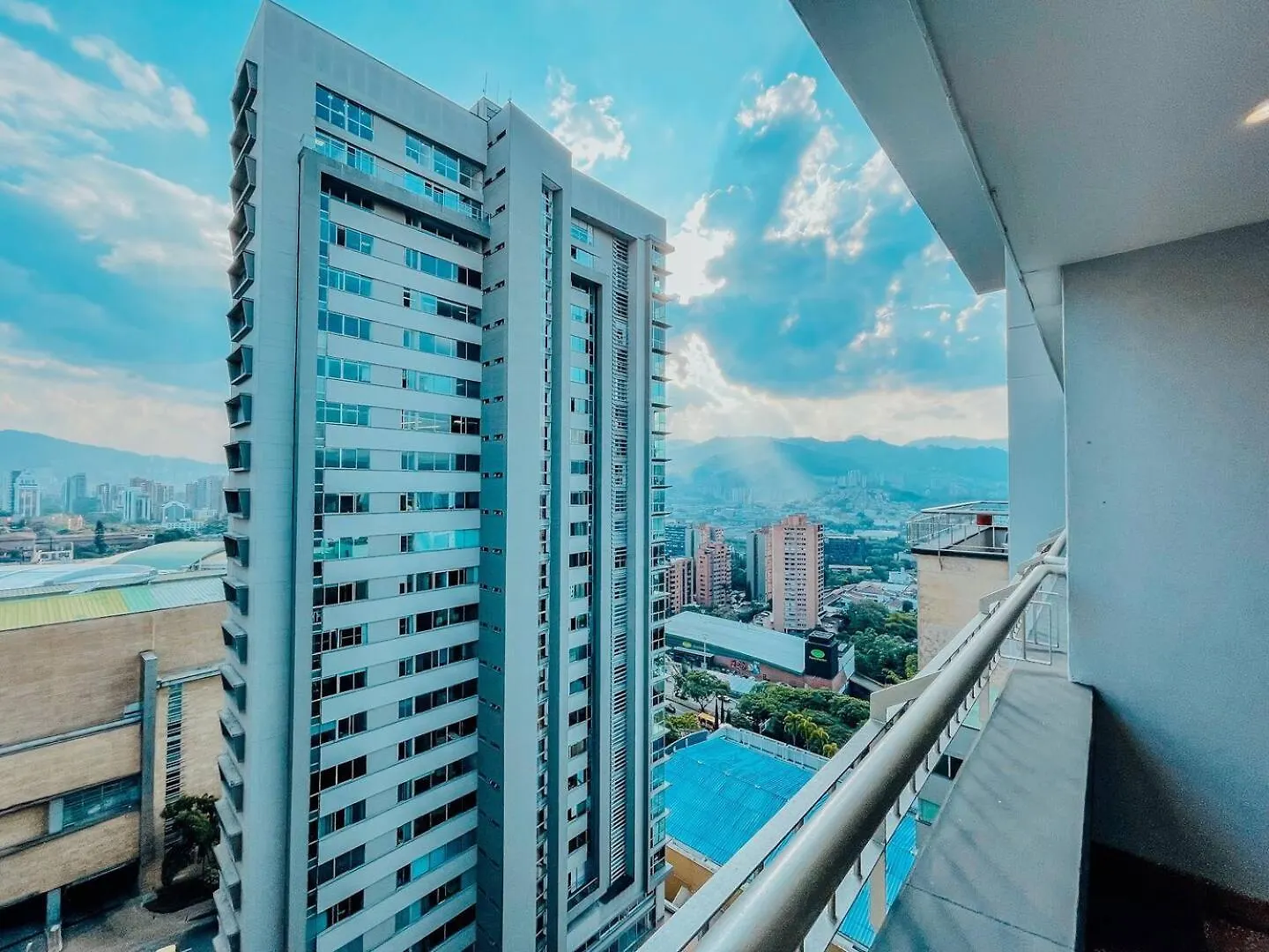 Stunning 19Th Floor Duplex 2 Bedrooms 1911 ميديلين شقة