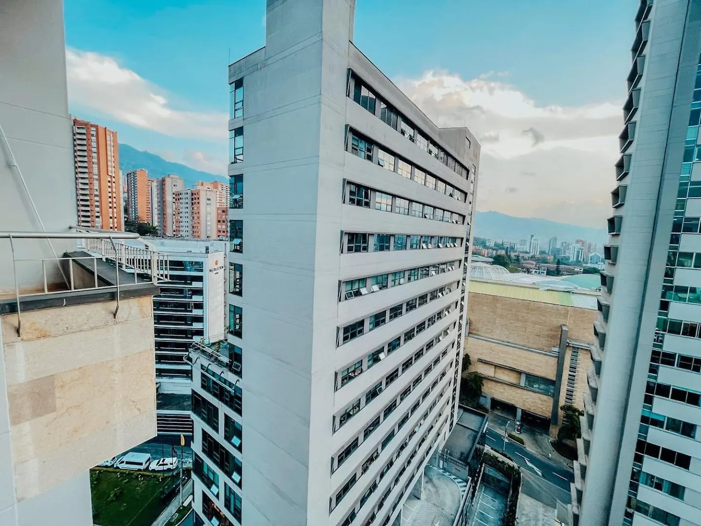 Stunning 19Th Floor Duplex 2 Bedrooms 1911 ميديلين 0*,