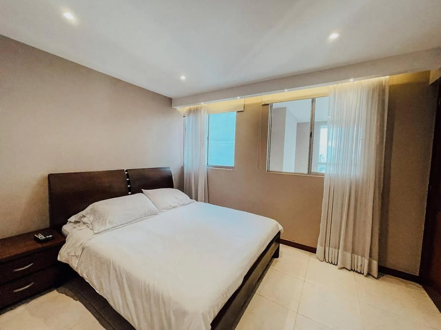 Stunning 19Th Floor Duplex 2 Bedrooms 1911 ميديلين شقة